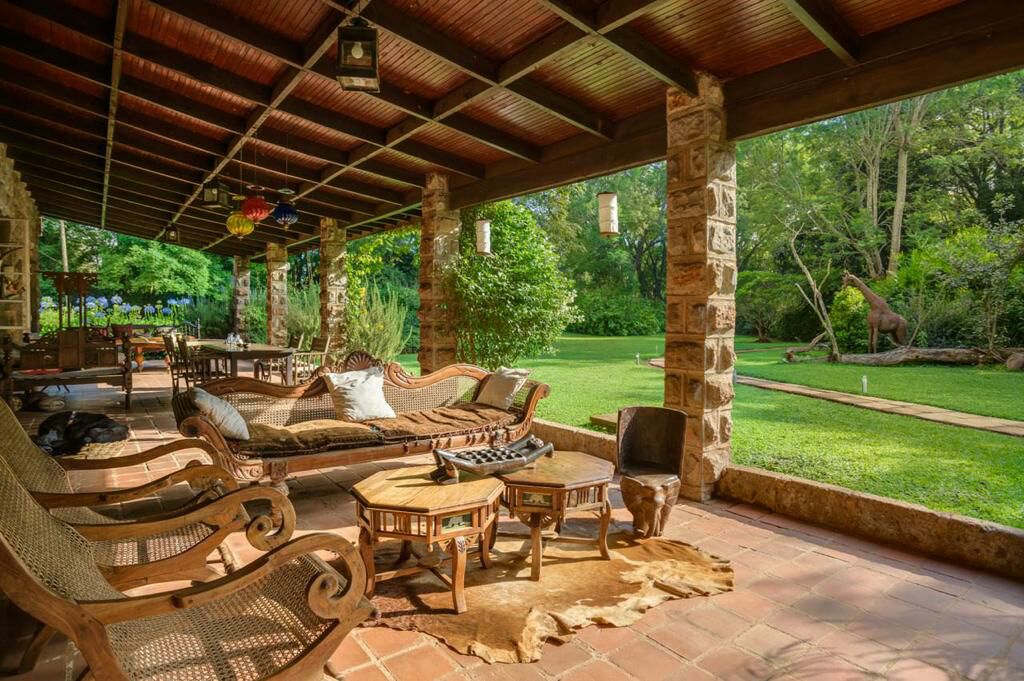 6BR STYLISH PRESTIGIOUS HOUSE ON 4.5 ACRES LAND ON QUICK SALE