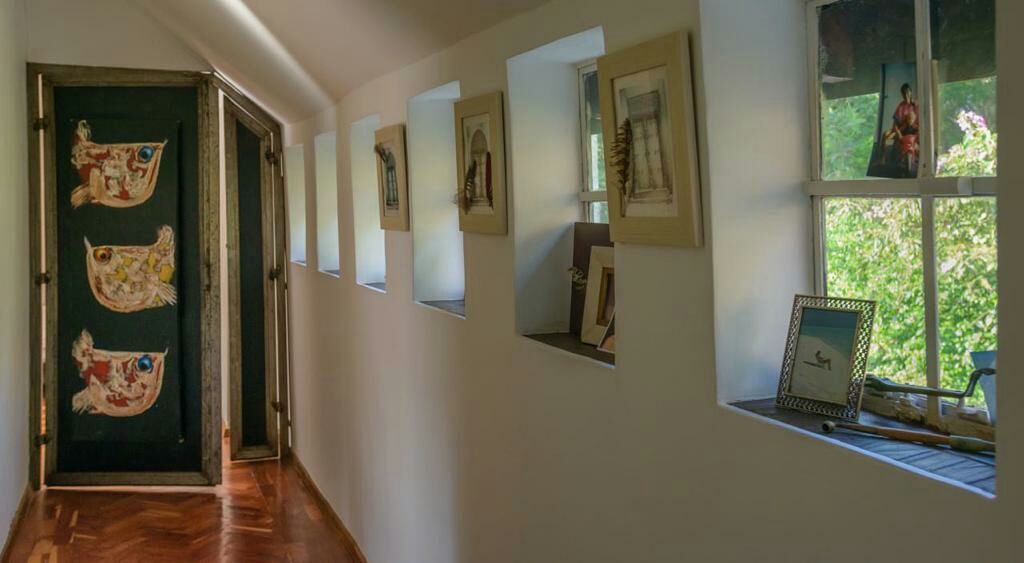 6BR STYLISH PRESTIGIOUS HOUSE ON 4.5 ACRES LAND ON QUICK SALE