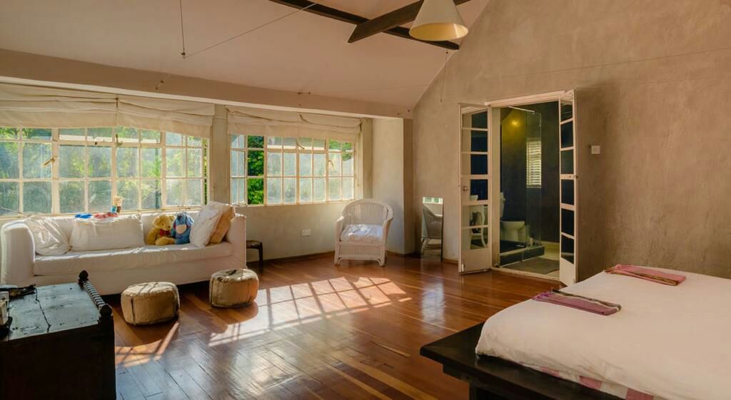 6BR STYLISH PRESTIGIOUS HOUSE ON 4.5 ACRES LAND ON QUICK SALE