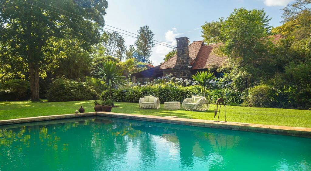 6BR STYLISH PRESTIGIOUS HOUSE ON 4.5 ACRES LAND ON QUICK SALE