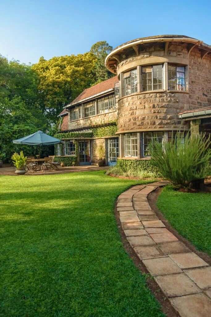 6BR STYLISH PRESTIGIOUS HOUSE ON 4.5 ACRES LAND ON QUICK SALE