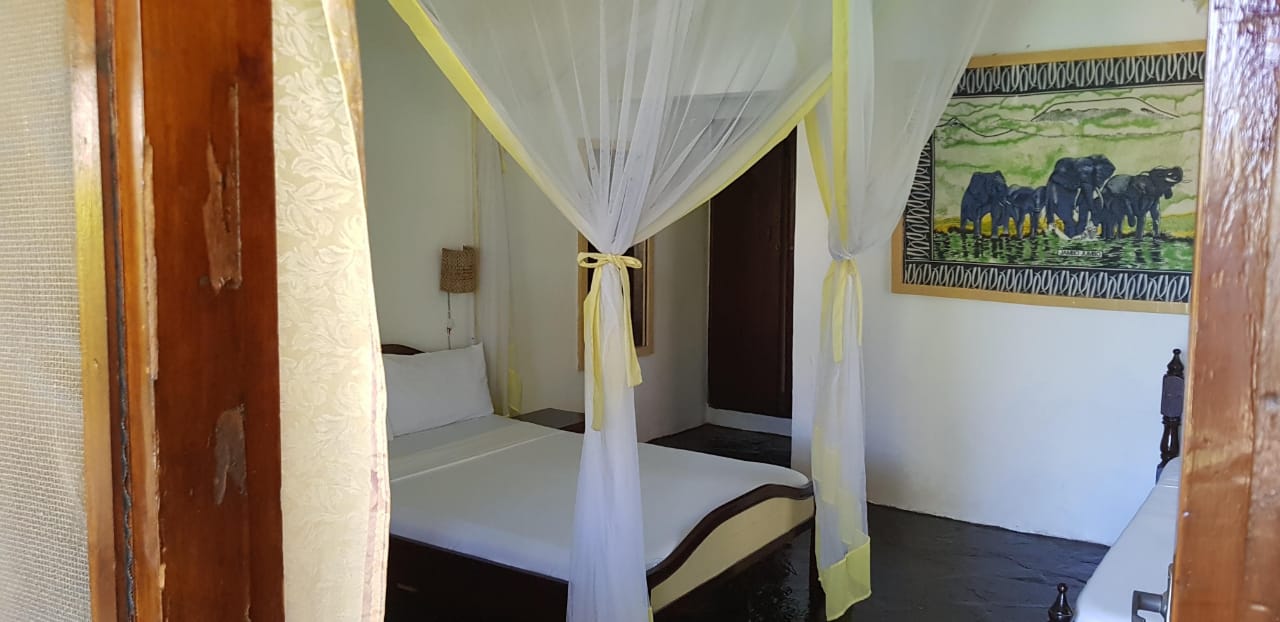 2 Acre for sale with Hotel in Kilifi North