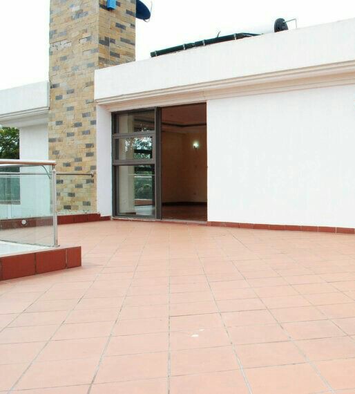 GARDEN ESTATE MUTHAIGA NORTH NAIROBI 6BR HOUSE ON QUICK SALE