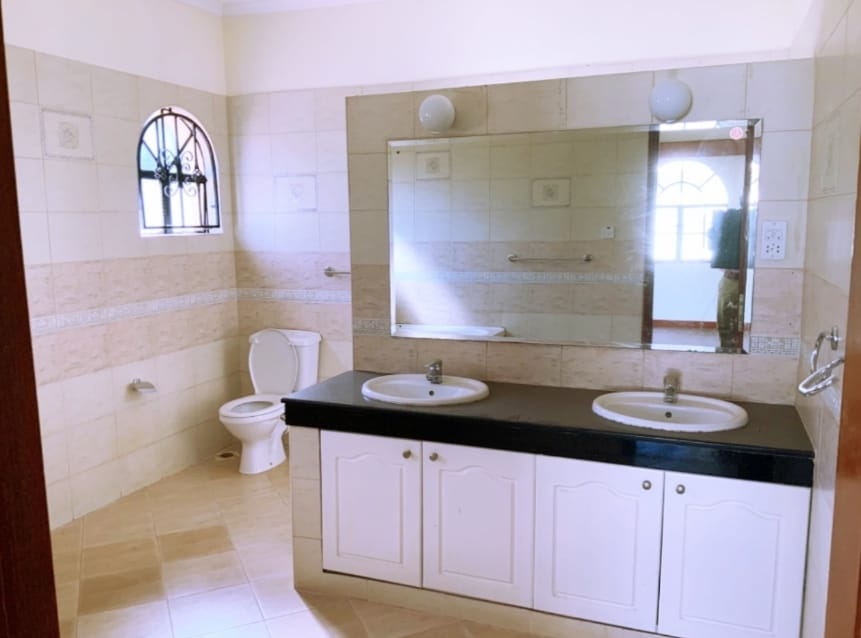 5 bedroom House for sale in Runda. all ensuite Mansion