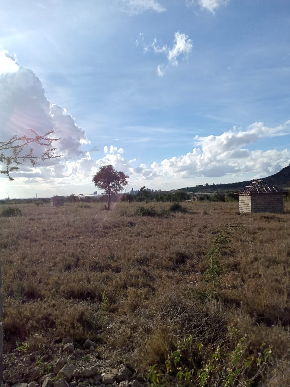 200 Acres for sale along Mombasa road.Kinanie area