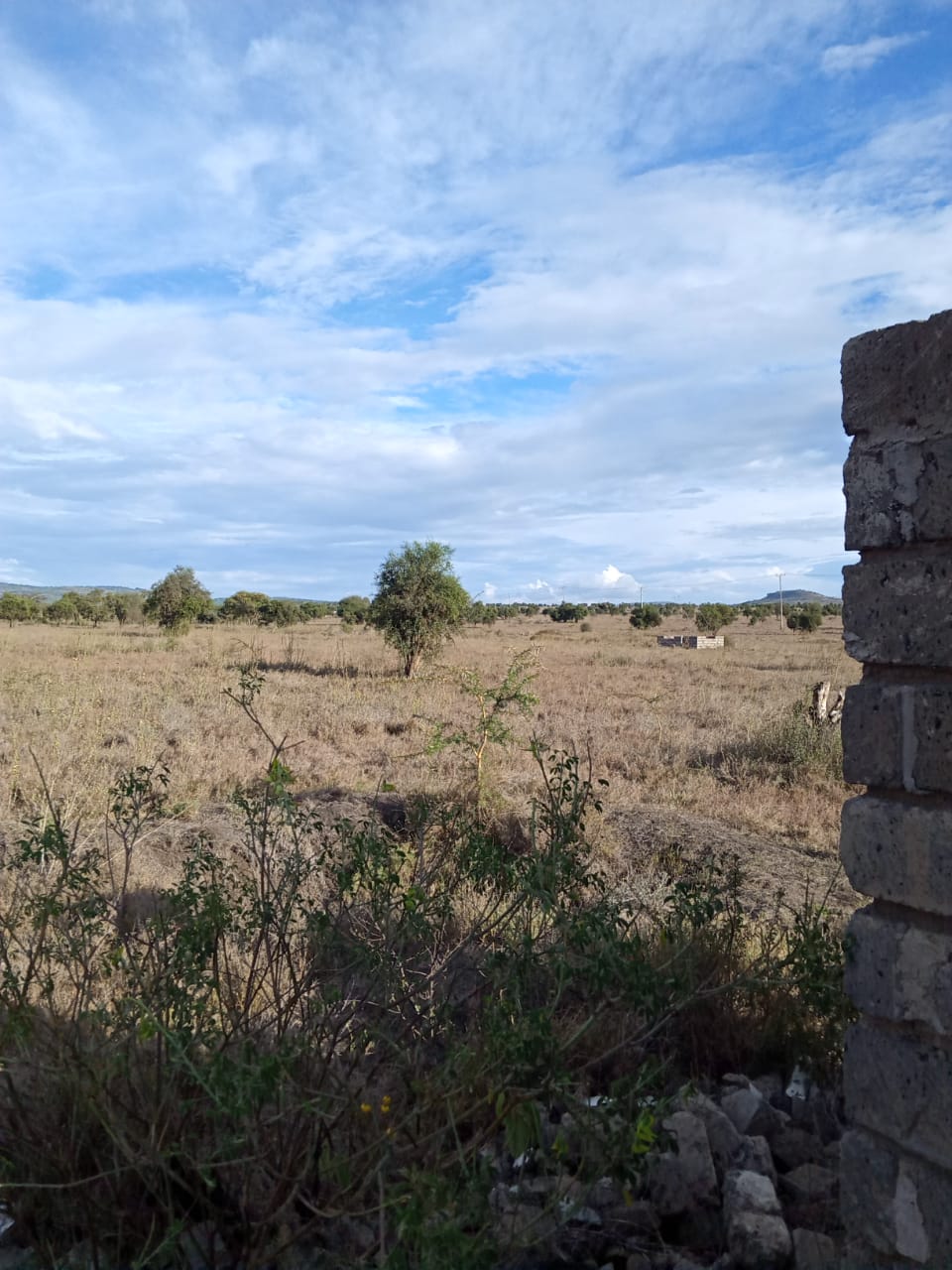 200 Acres for sale along Mombasa road.Kinanie area