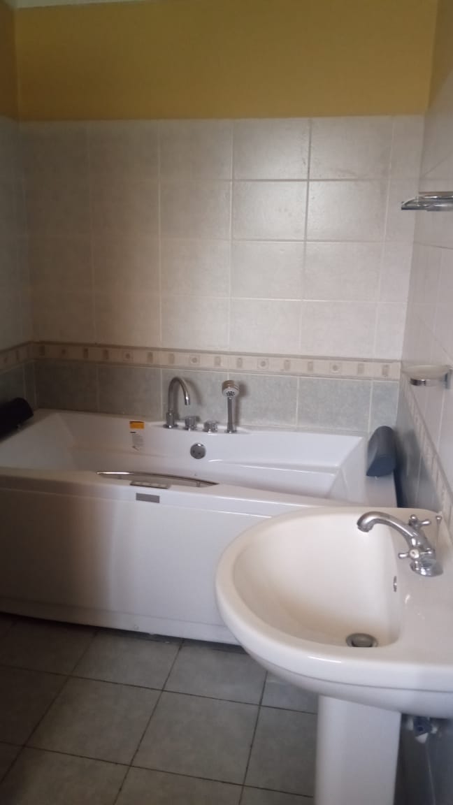 5 bedroom House for sale in Karen all ensuite 