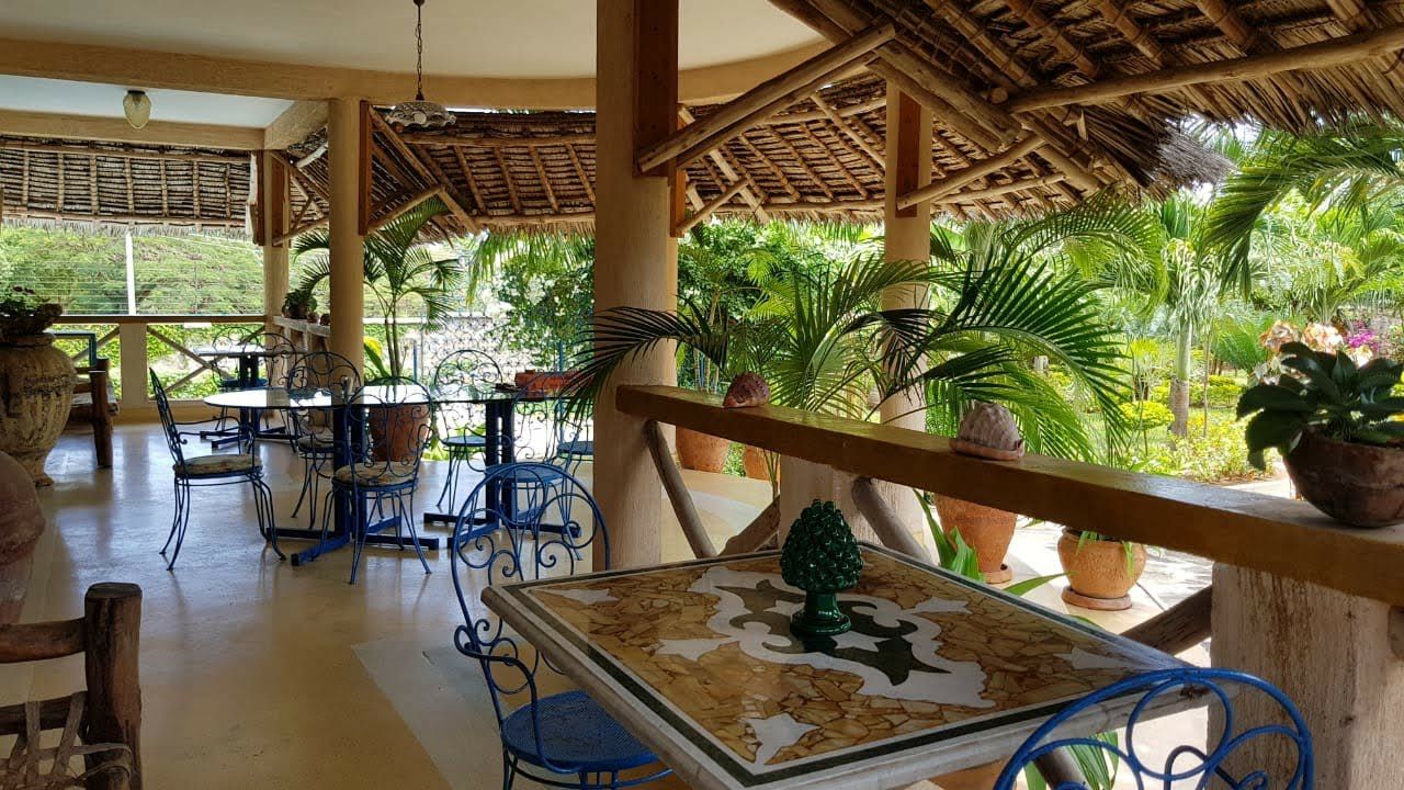 NYALI BEACH MOMBASA 5BR FULLY FURNISHED BEACH HOUSE ON QUICK SALE