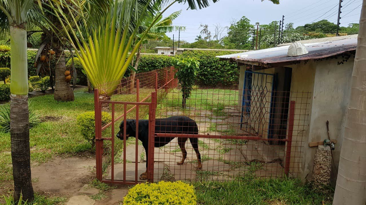 NYALI BEACH MOMBASA 5BR FULLY FURNISHED BEACH HOUSE ON QUICK SALE