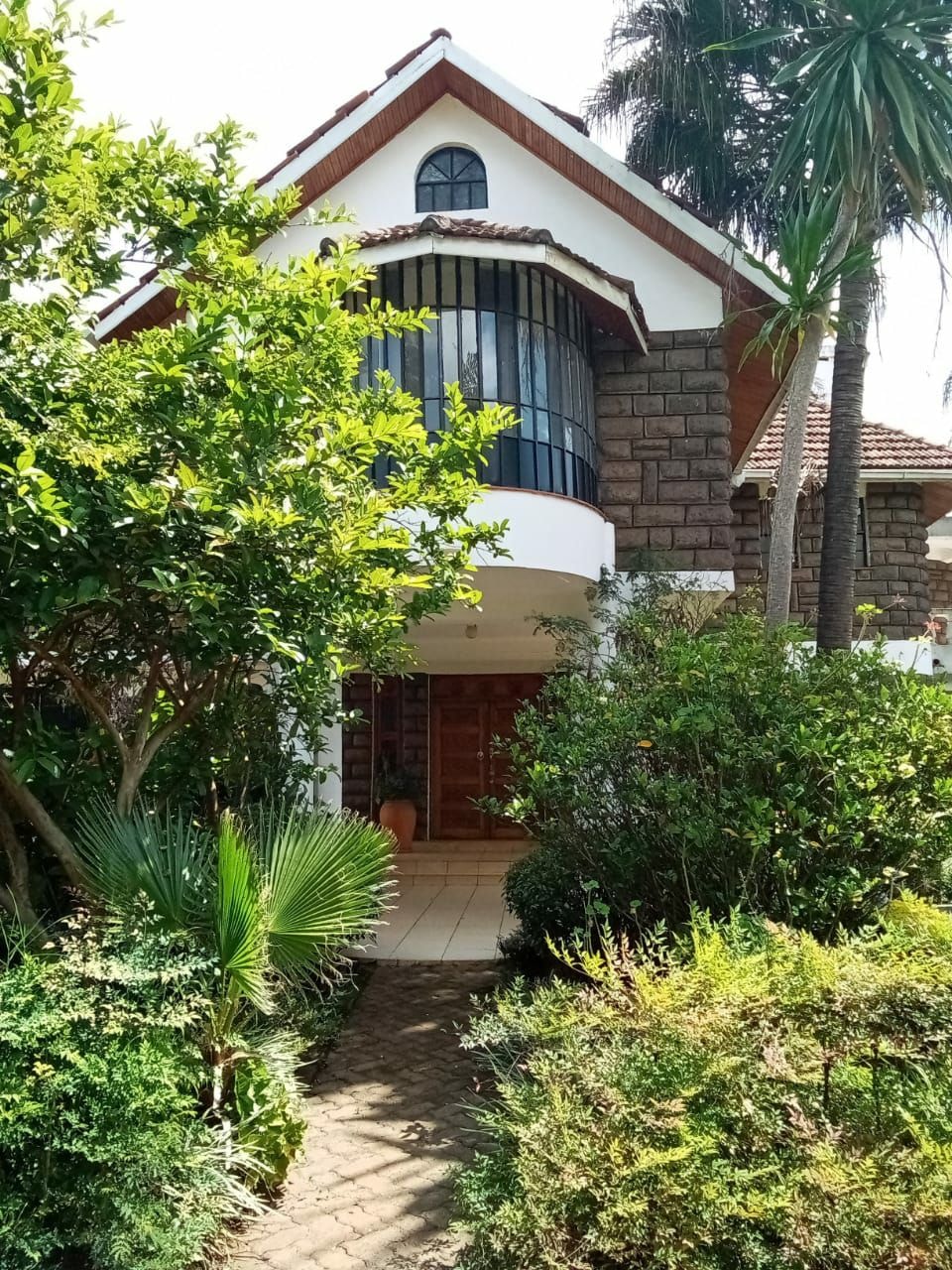 RUNDA NAIROBI 5BR LUXURIOUS MASTERPIECE HOUSE ON QUICK SALE