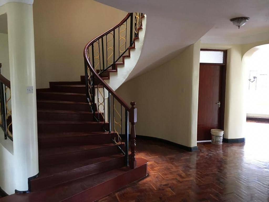 RUNDA NAIROBI 5BR LUXURIOUS MASTERPIECE HOUSE ON QUICK SALE