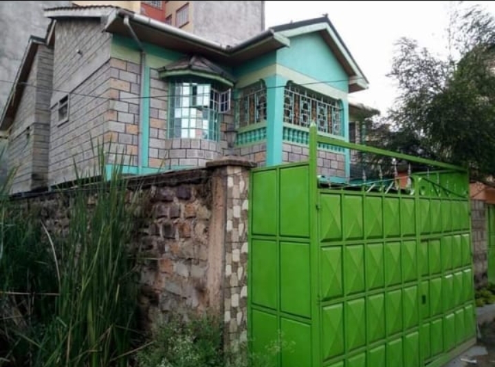 6 bedroom house in Tassia