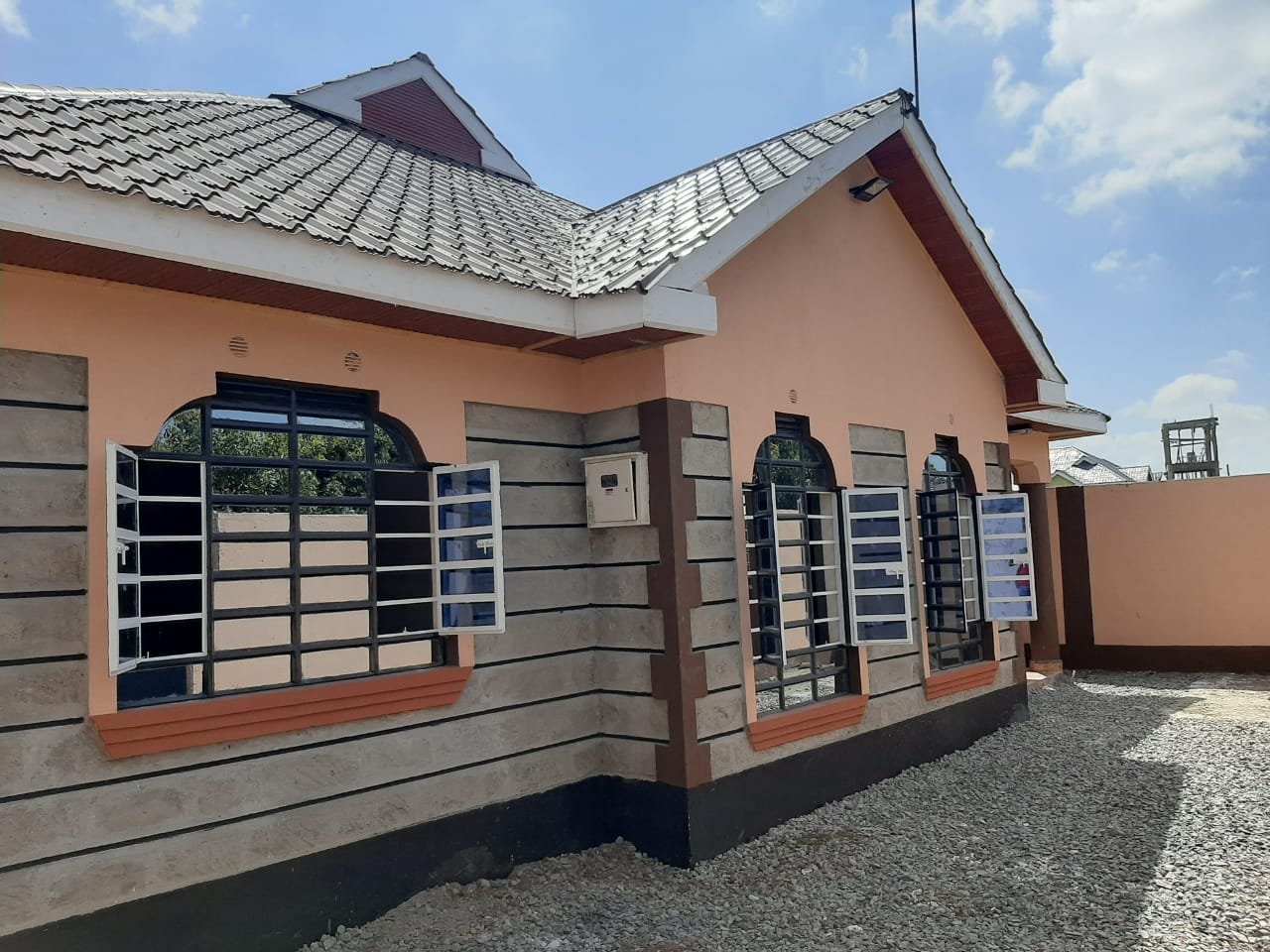 3 BEDROOM BUNGALOW HOUSE ON SALE ALONG THIKA ROAD RUIRU KIMBO