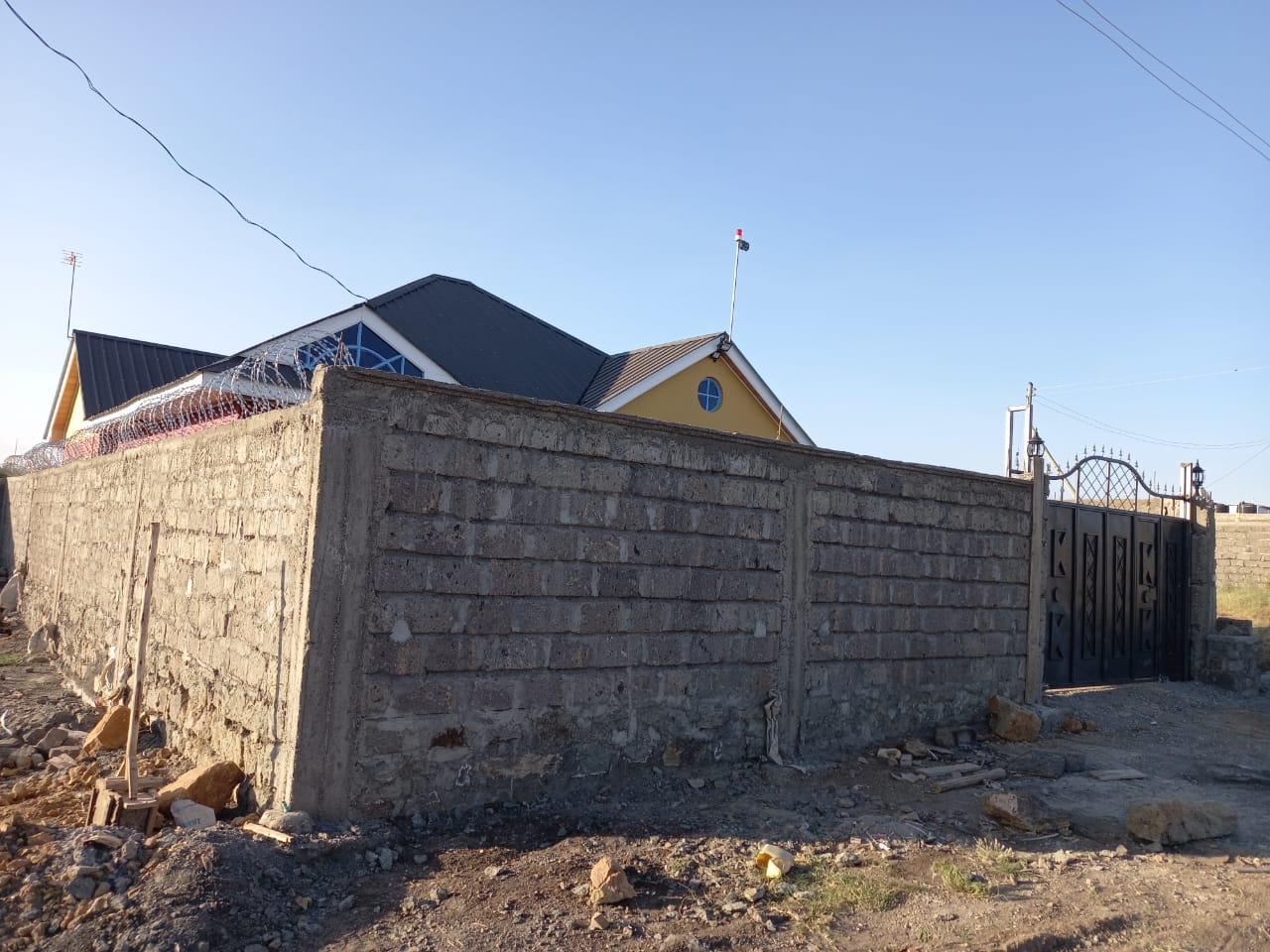 3 BEDROOM BUNGALOW HOUSE ON SALE ALONG THIKA ROAD RUIRU KIMBO