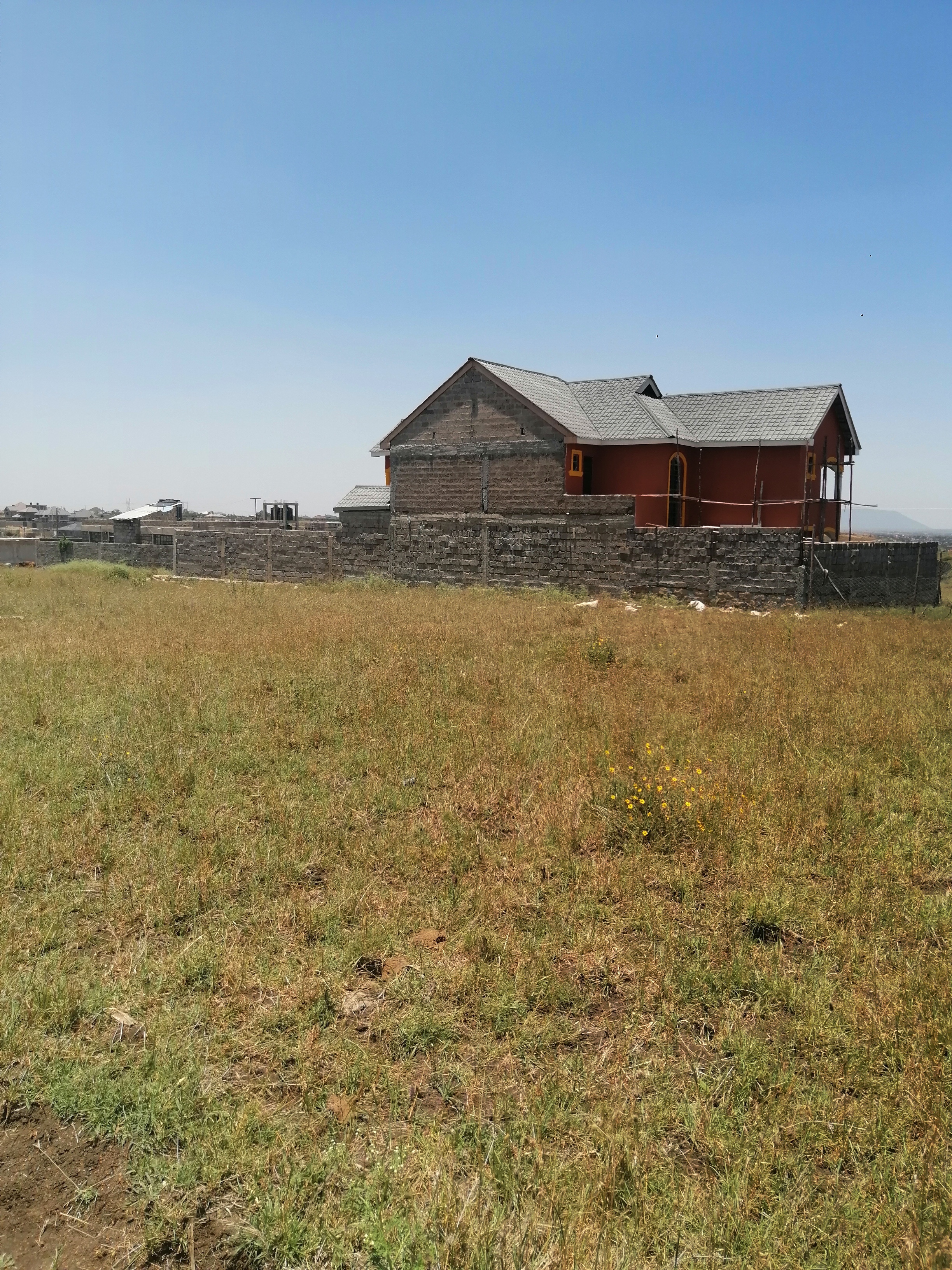 Plot in Katani for sale 