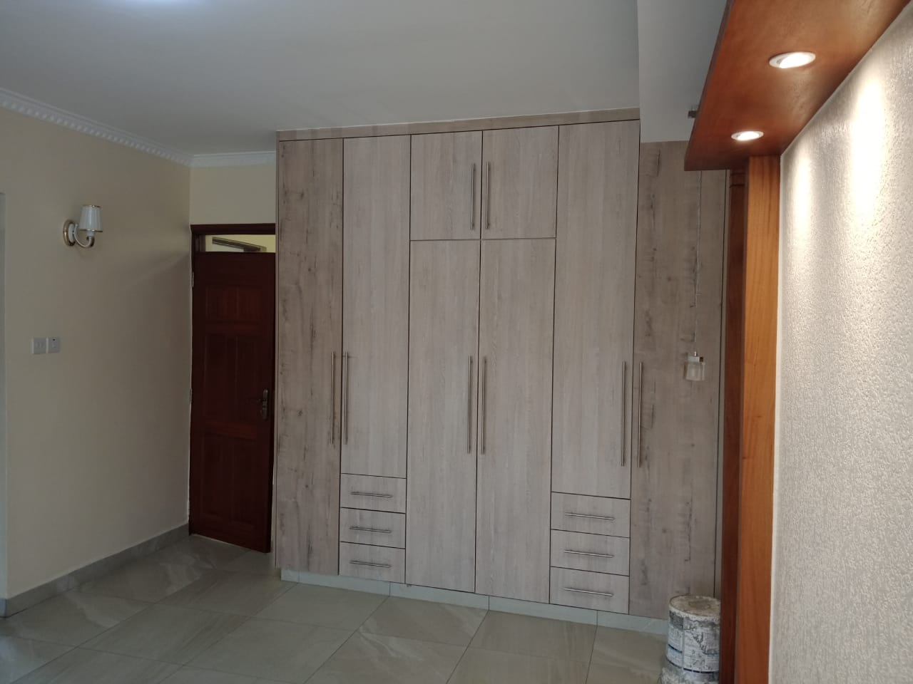 4 BEDROOM House for sale at Donholm. 