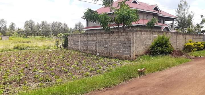 100*100 Plot for sale at kamiti road