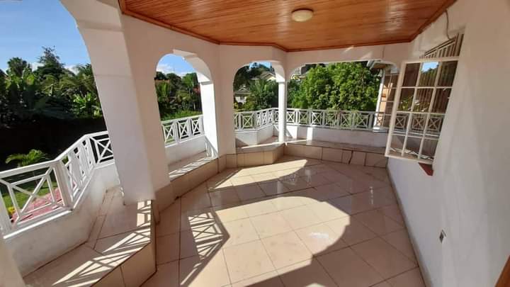 5 bedroom in runda