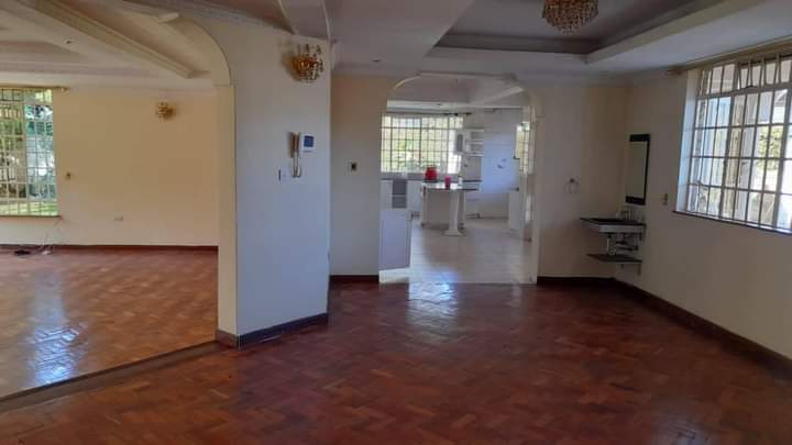 5 bedroom in runda