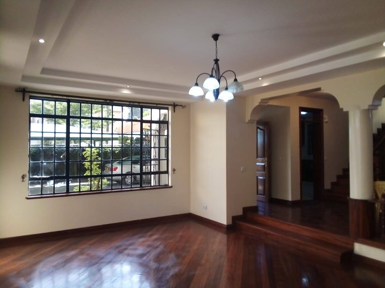 5 BEDROOM HOUSE IN LAVINGTON FOR SALE