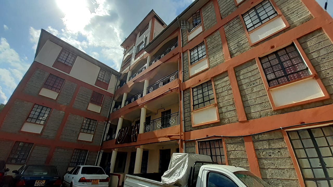 FLAT ON QUICK SALE ALONG LIMURU RD(RUAKA) 