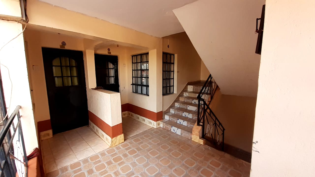 FLAT ON QUICK SALE ALONG LIMURU RD(RUAKA) 