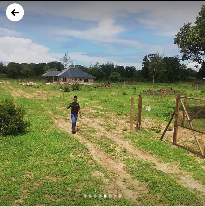 50x100 at malindi