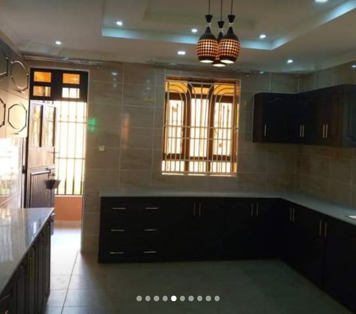 4 bedroom house in Membly
