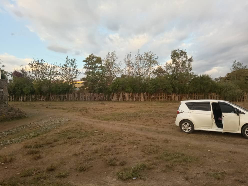 Prime plots 50 x 100 for sale in Kamulu.