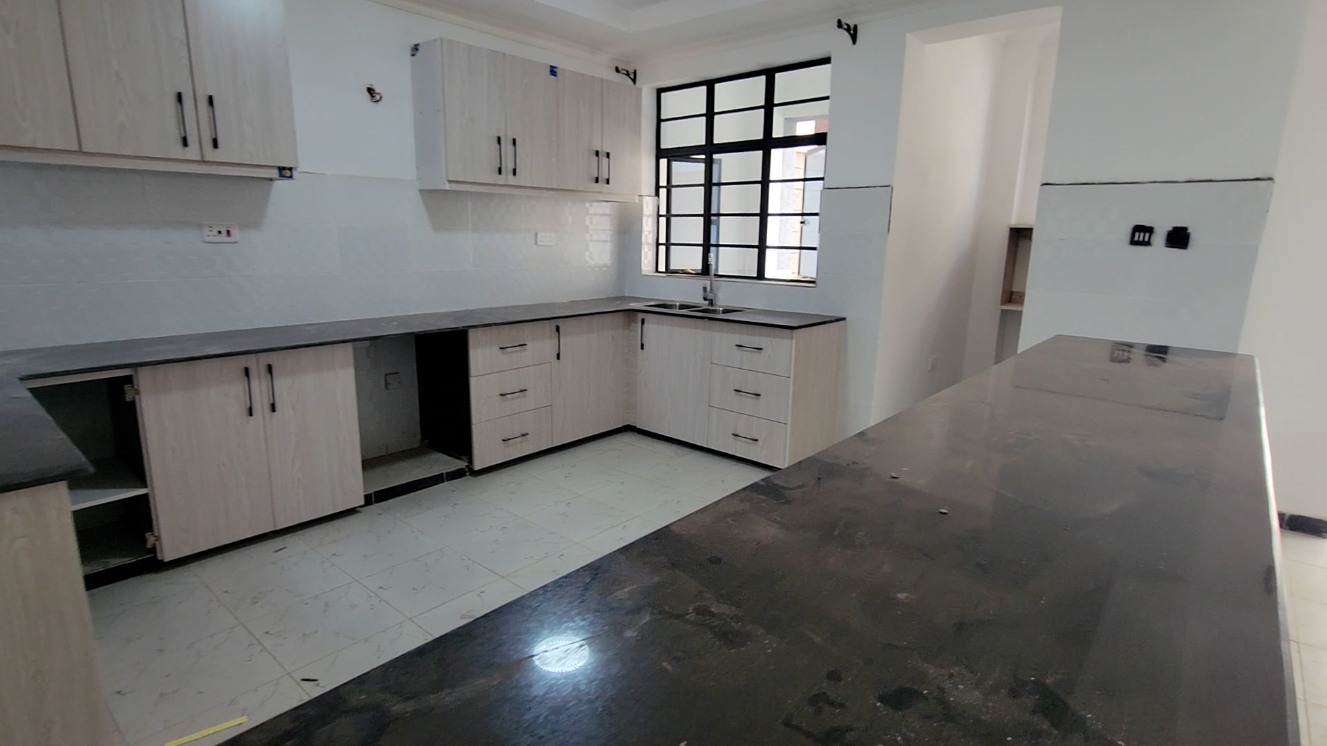 Flatroof Maisonette for Sale in kenyatta road
