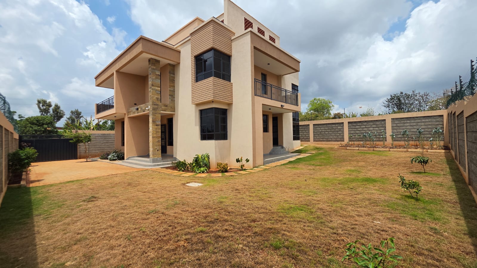Elegant 4 Bedroom Maisonette + DSQ in Ruiru | Standalone | KSh 26M