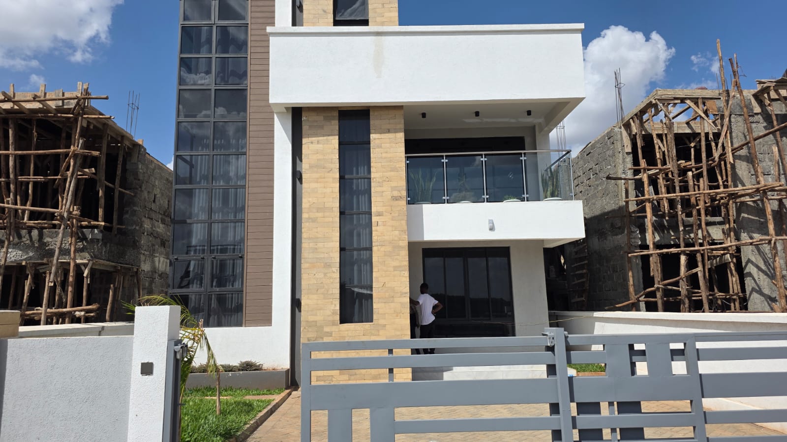 Modern 4 Bedroom Maisonettes + DSQ in Kamakis | KSh 17.5M