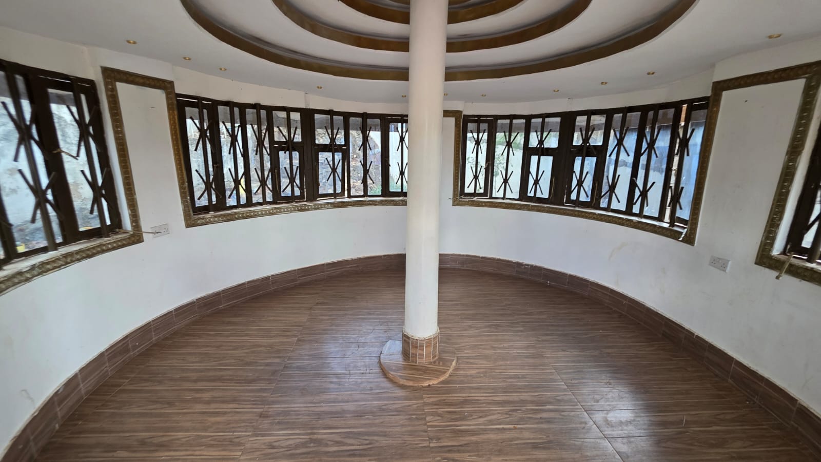 7 Bedroom Mansionatte in Ruiru | ½ acre | Commercial & Residential Use