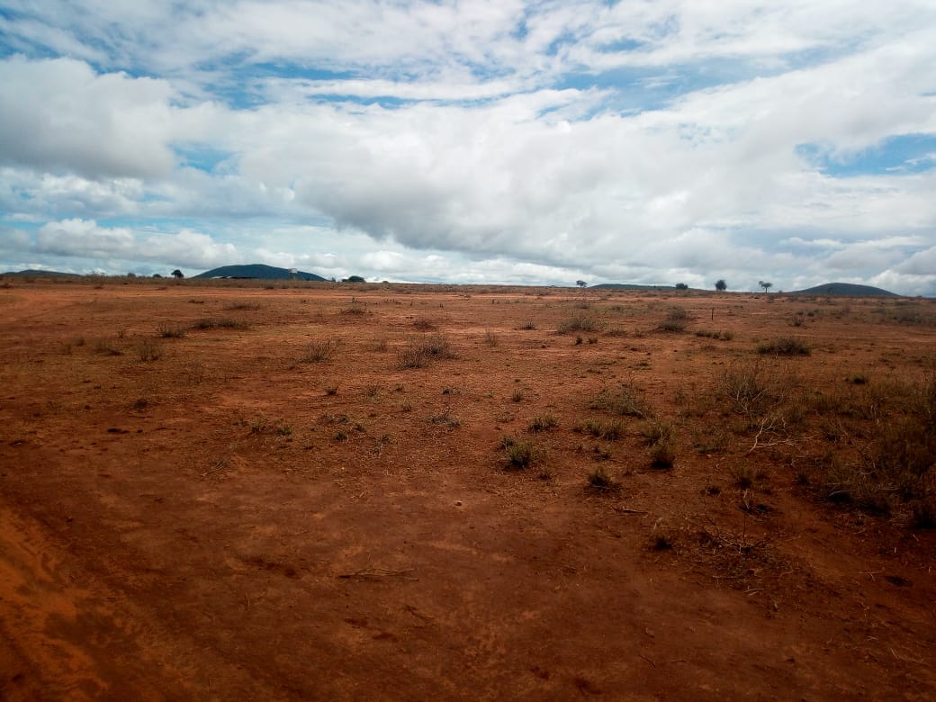 100 Acres land for Sale in Kajiado south at Ksh. 25M