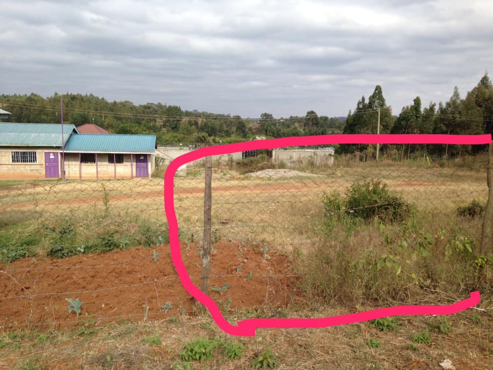 100 by 100 (1/4 acre ) plot on sale in Kikuyu Kamangu